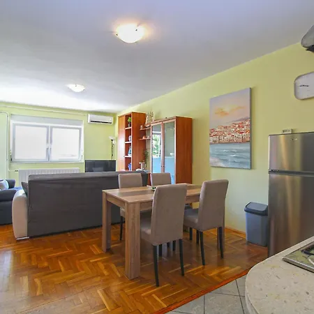 Appartement Jadranka 2400