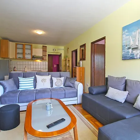 Appartement Jadranka 2400 Pula
